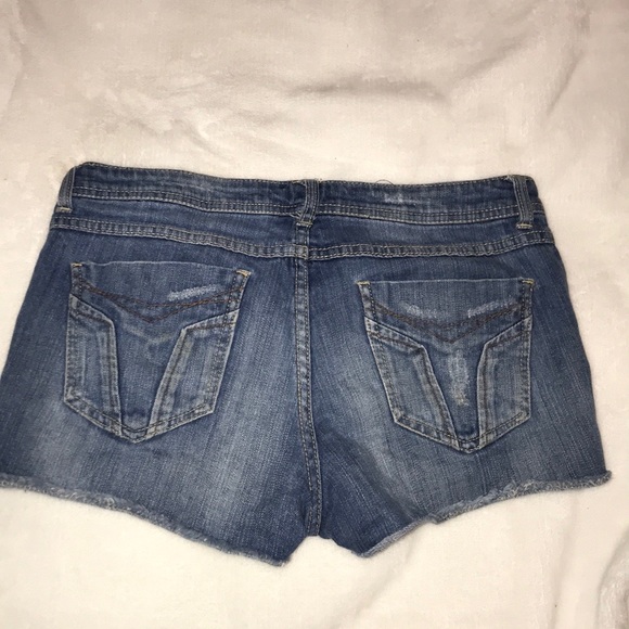 Shorts - Picture 3 of 4